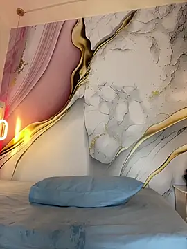 Lucy_Milf_474's cam snapshot