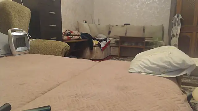 Amy_August's cam snapshot