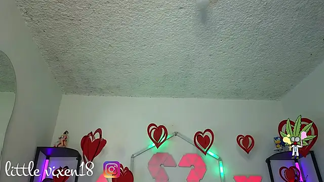 littlevixen18's cam snapshot