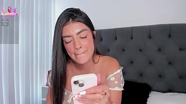 VictoriaParkeer live sex cam