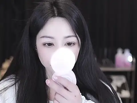 Nuyoah-77 live sex cam