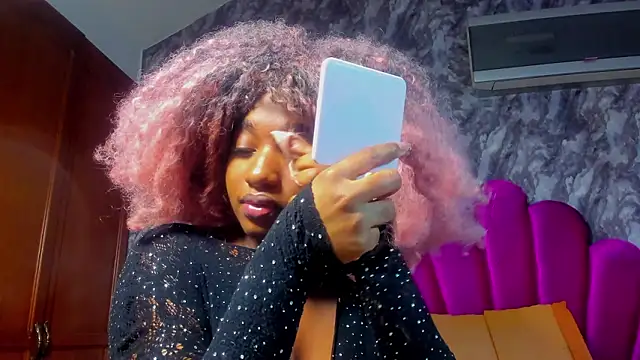 EMMAPARISS's cam snapshot