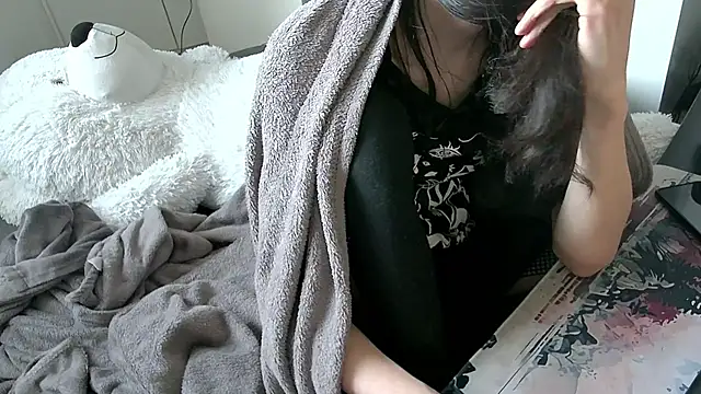 CeriseLapine live sex cam