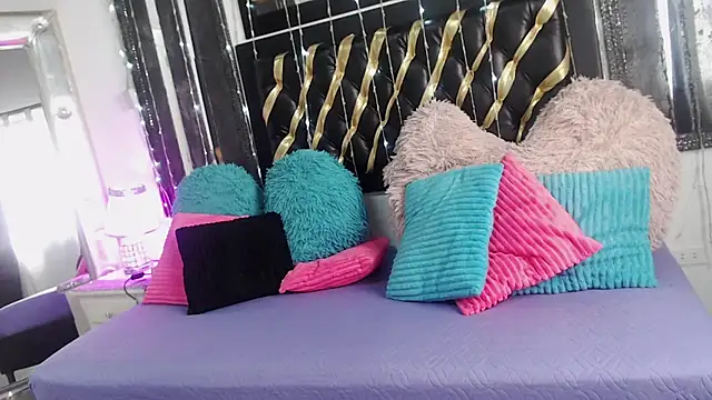 mailyn_gold's cam snapshot