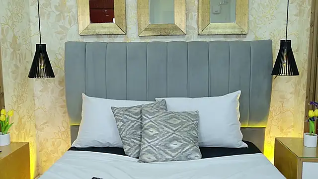 AnnaLoren_'s cam snapshot