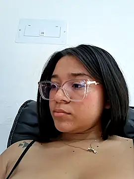 -VICKKY live sex cam