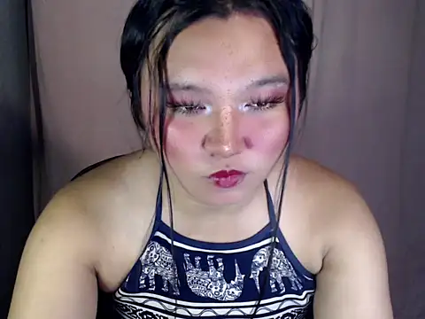 Eyes-on-me live sex cam