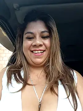 Laura-Hernandez live sex cam
