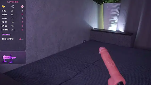 LipDipTalk live sex cam