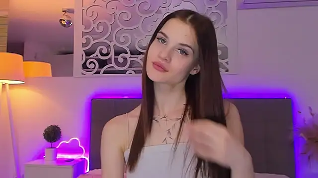 LuisaClover's cam snapshot