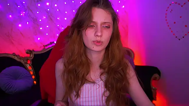 CuteeFoxy live sex cam
