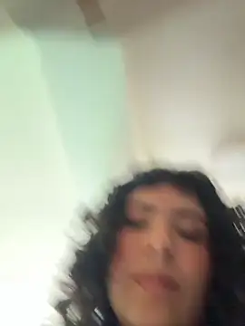 SugarTroubl33 live sex cam