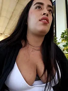 MissNyraSecret live sex cam