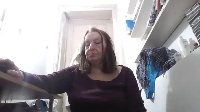 AnnaLive570's cam snapshot