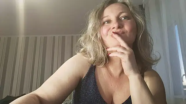 EdithManning's cam snapshot