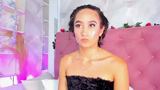 Nicolqueen_'s cam snapshot