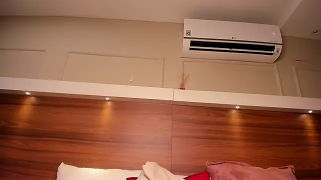 AriadnaHarper live sex cam