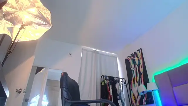 lizzy_squirt live sex cam