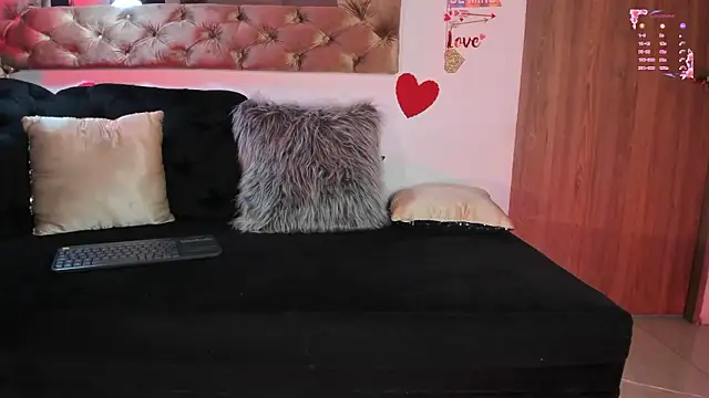 AmelyaMann live sex cam