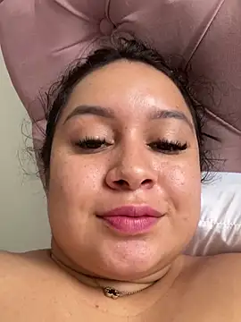 Pretty_Isadora live sex cam