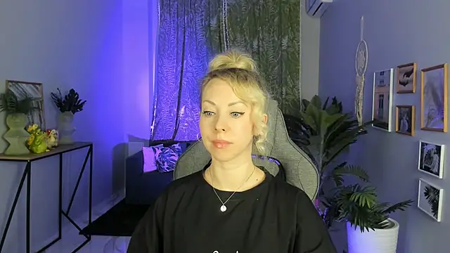 LylithSkye live sex cam