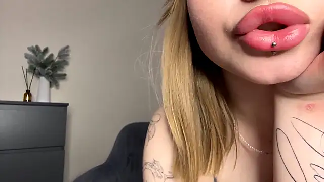 PledHoly's cam snapshot