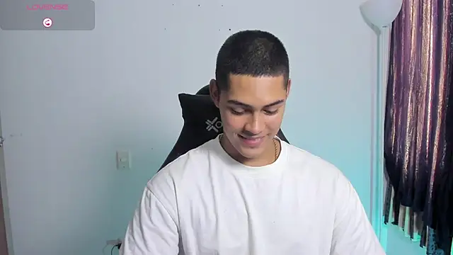 Iamdylan777 live sex cam