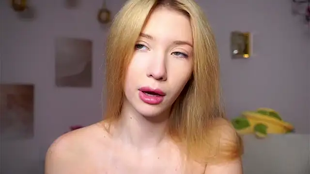 SunnivaCovil live sex cam