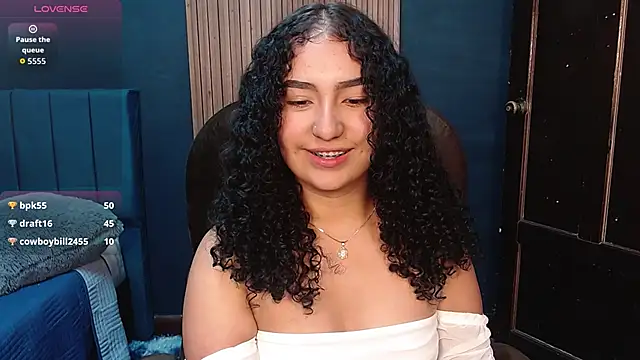 Sofia-bloom's cam snapshot