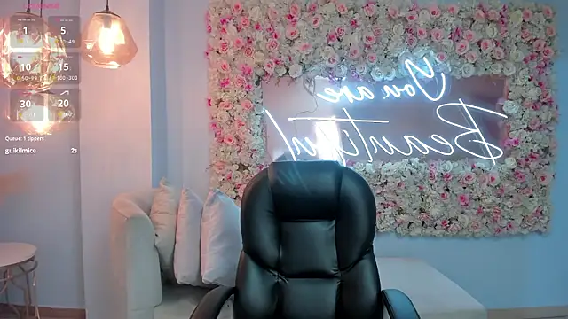 AnaisNin's cam snapshot