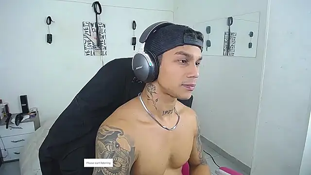 Leonard_Price live sex cam