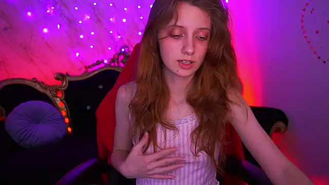 CuteeFoxy live sex cam