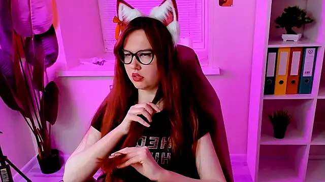 CarolGiggly live sex cam