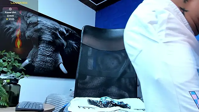 andres-clark92's cam snapshot