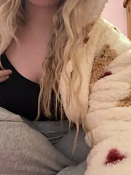 AuroraSkye2004's cam snapshot