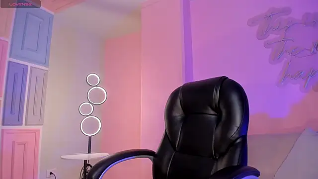 SavannahStorm live sex cam