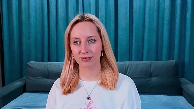 EmilyReyess's cam snapshot