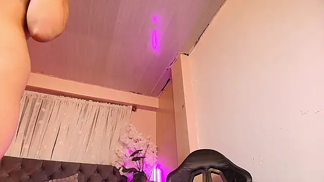 Annie_Lii_'s cam snapshot