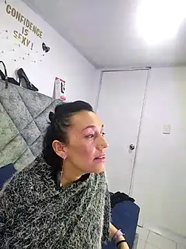 Shantey_Laurent's cam snapshot