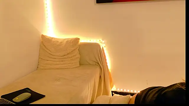 Sia_a's cam snapshot