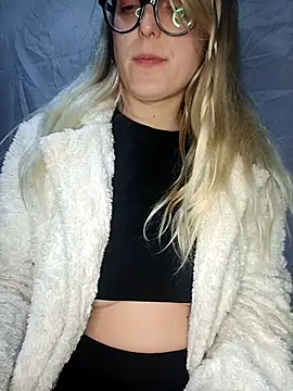 dolcehelena993 live sex cam