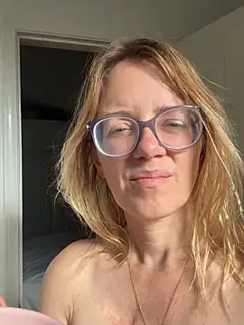 MalibuMilfy's cam snapshot