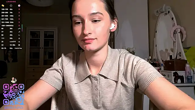 DarlineBrustera live sex cam