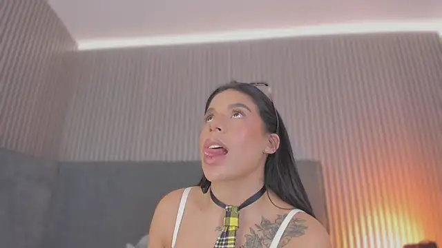 emelie_89 live sex cam