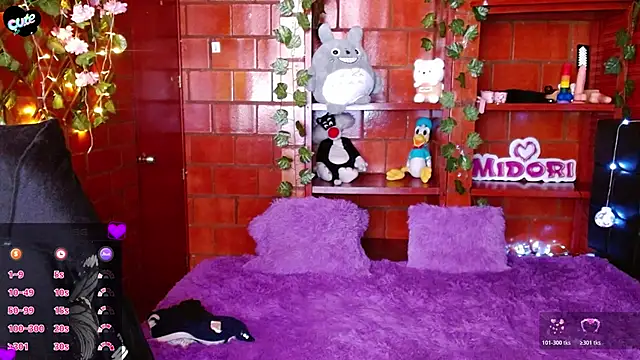 MidoriQuiinn live sex cam