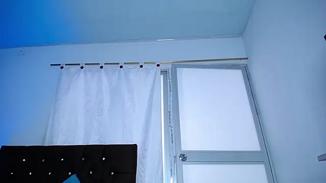 Sweet_hot_mia's cam snapshot