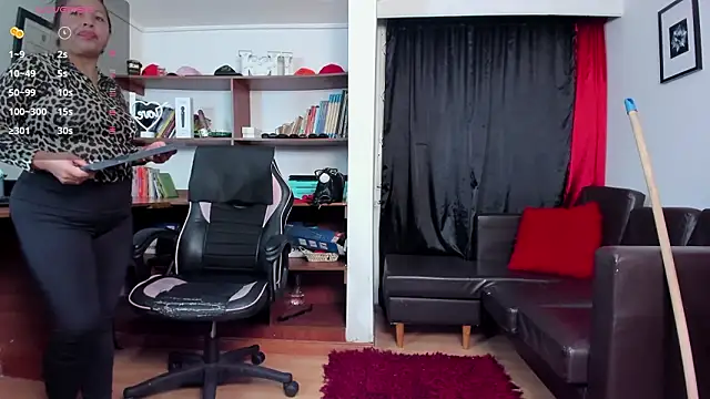 LiaTaylorr live sex cam