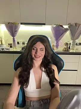 CurlyLara live sex cam