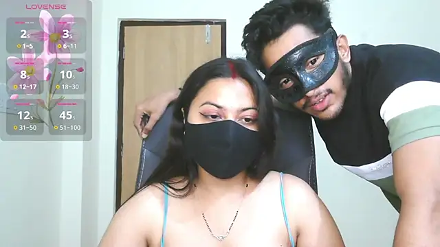 SassyWildCouple live sex cam