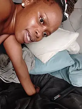 QUEENZAZA's cam snapshot